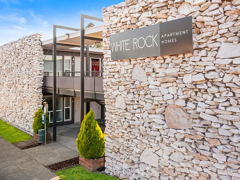 WhiteRock Apartments — Photo 22