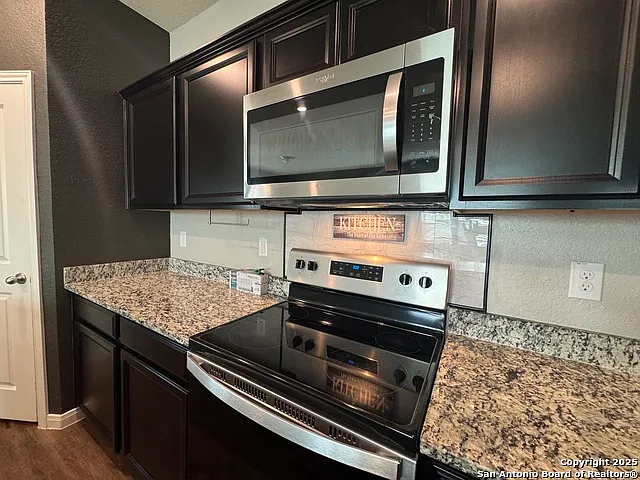 8607 Rock Mdw — Photo 33