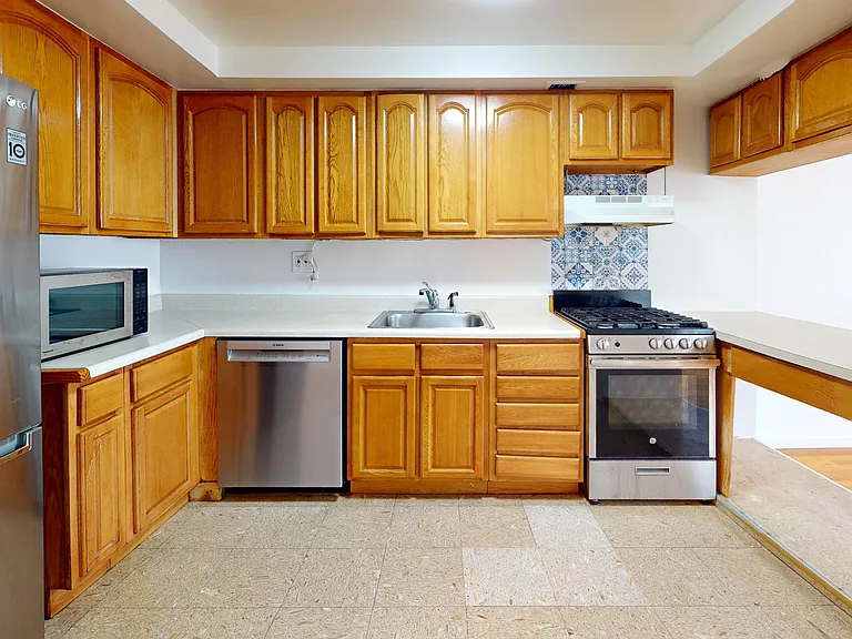 720 Saint Nicholas Ave #4 — Photo 5
