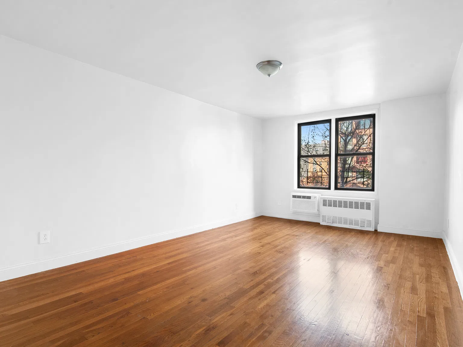 330 Lenox Road — Photo 4