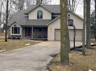 N1457 Highgreen Ct, Greenville, WI 54942