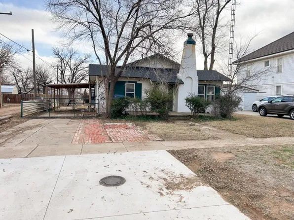 707 W 9th St, Plainview, TX 79072