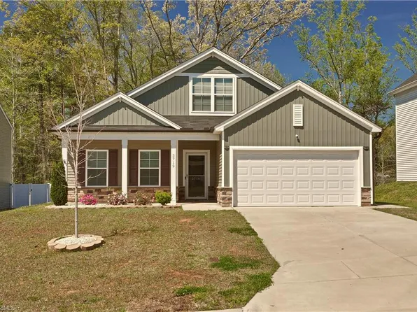 3719 Boxwood Ct, Thomasville, NC 27360