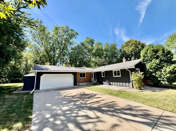 410 Betty Ln, West Saint Paul, MN 55118