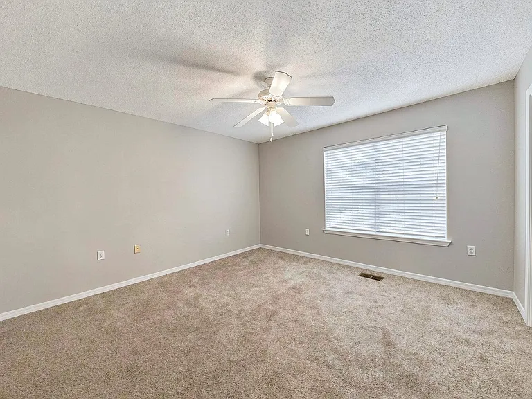 954 Scenic Oak Ln — Photo 5