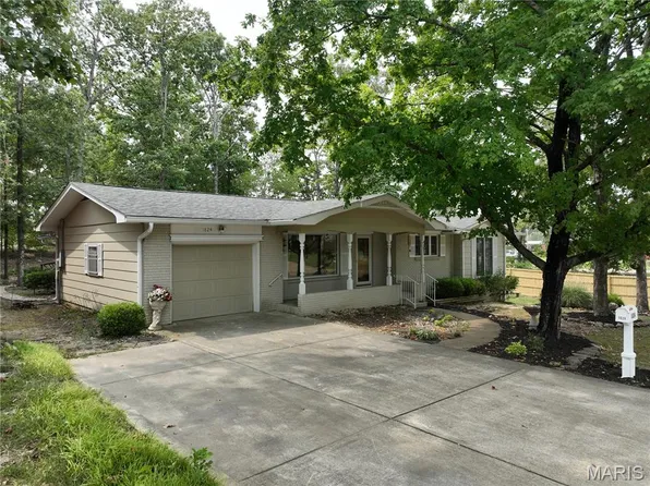 1824 Sunset Dr, Poplar Bluff, MO 63901