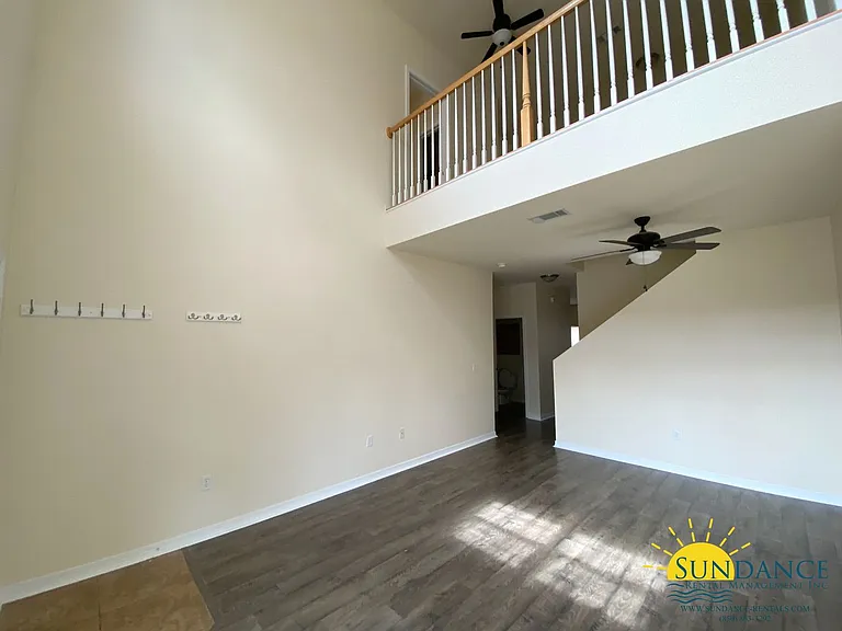 1549 Bentley Cir — Photo 3