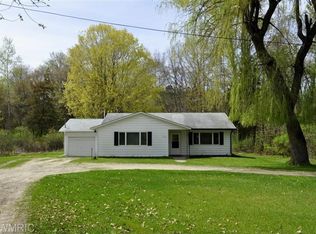 11156 SW Greenville Rd, Greenville, MI 48838