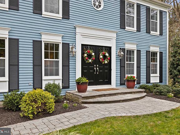 2nd image of 741 Mimosa Ct