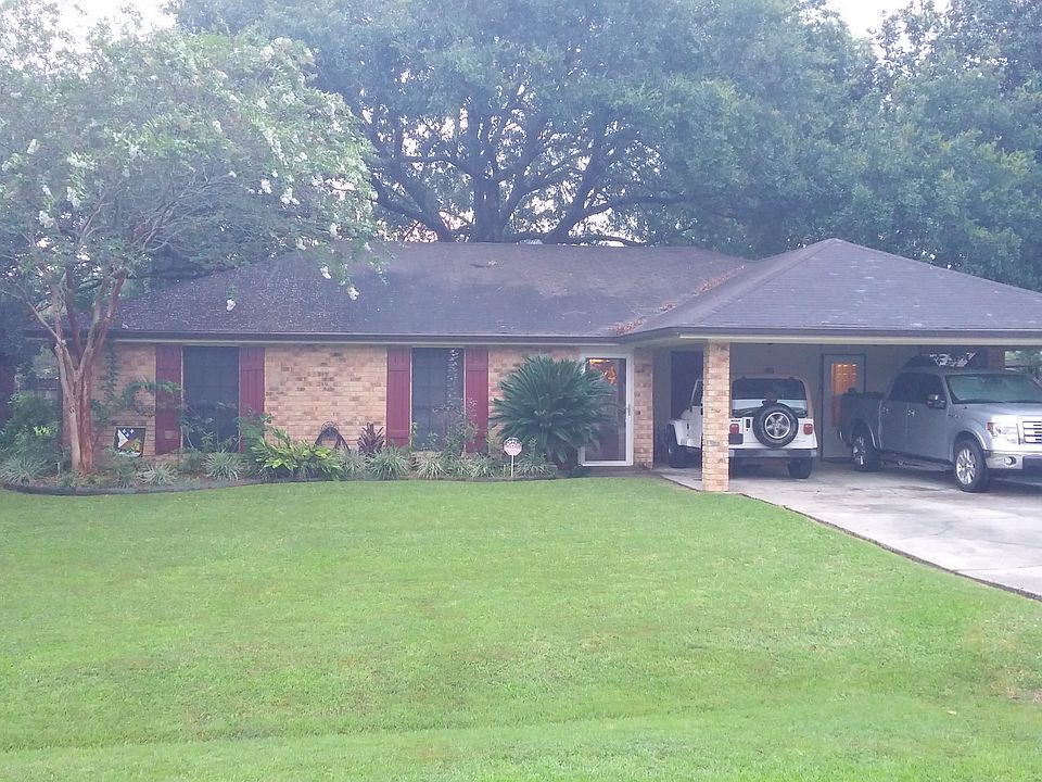 1st image of 220 Vivian Dr