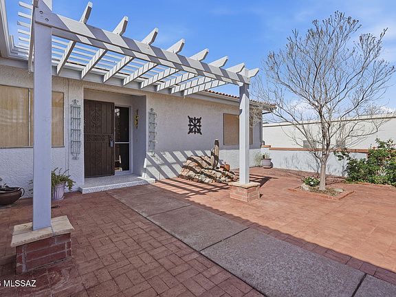 3rd image of 266 W Calle Frambuesa