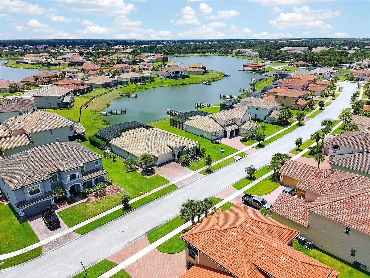 4 bed, 3.0 bath, 2931 sqft, $3,400 — Photo 4
