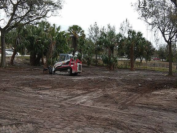 3rd image of E Live Oak St