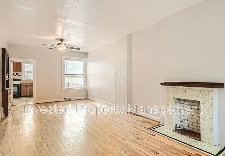 562 N Lafayette St — Photo 3