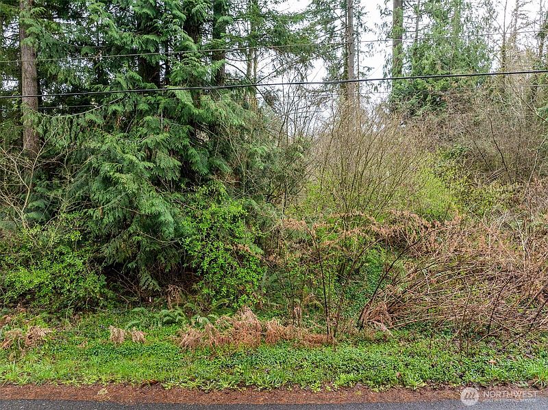 5th image of 32617 Benbow Drive E