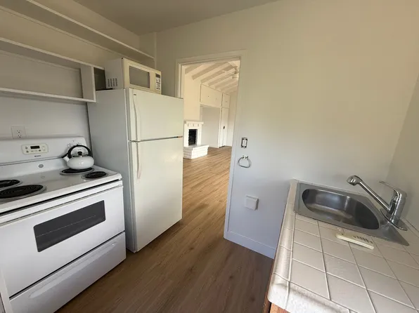 11 Scarlett Rd #32, Carmel Valley, CA 93924