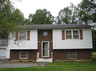 2425 Yellowstone Dr, Blakeslee, PA 18610