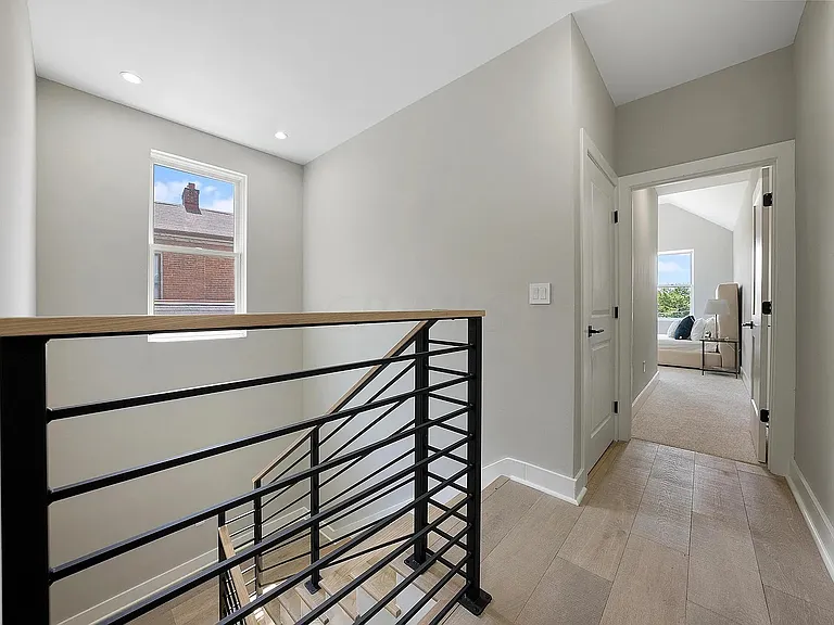 845 Summit St — Photo 25
