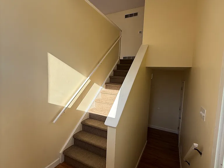 319 Meadowlark Dr — Photo 12
