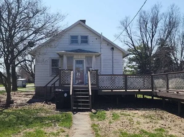100 W Charles St, Mc Lean, IL 61754