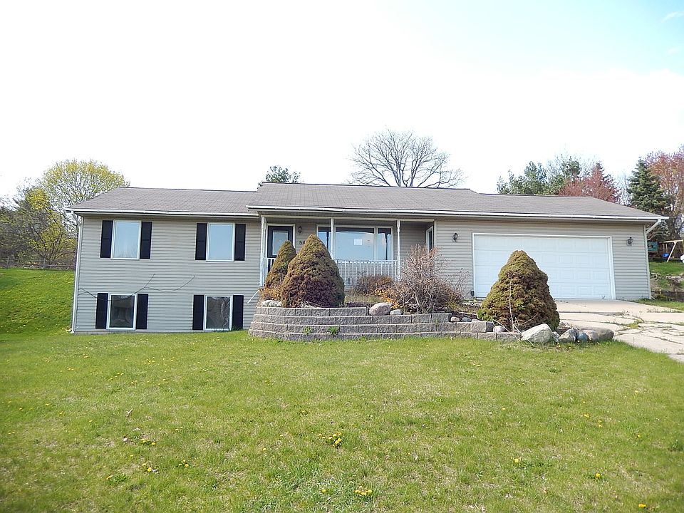 1st image of 5455 Riverlook Dr NE