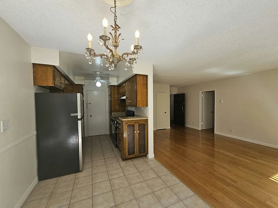 2055 Rodney Dr #108