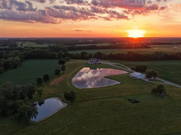 1124 NE Cc Hwy, Concordia, MO 64020
