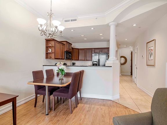 3rd image of 13941 Clubhouse Dr #105