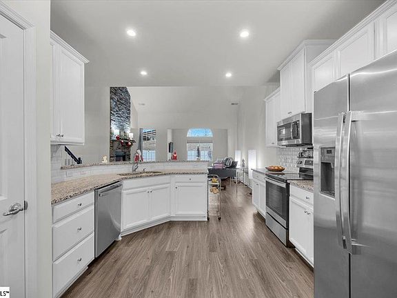 4th image of 101 Tonkawa Way