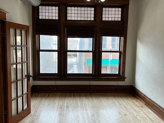 3rd image of 813 1/2 N Washington Ave #201