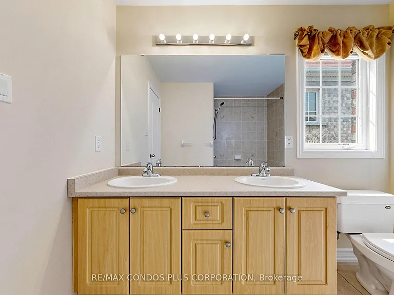 139 Queen Filomena Ave — Photo 41