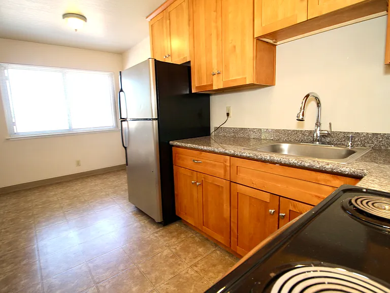 22834 Myrtle St #4 — Photo 10