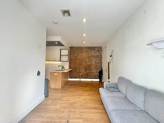 Rented by ERNY LLC | media 4