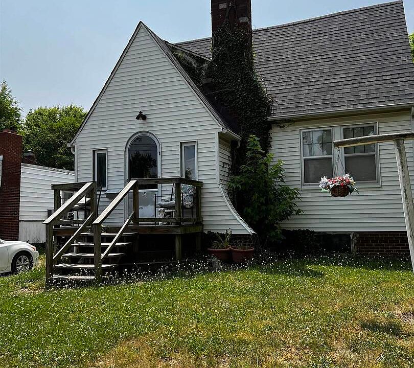 1st image of 605 S 24th St