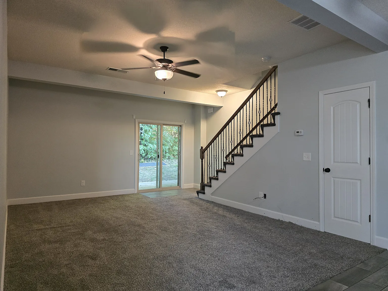 3 bed, 2.5 bath, 1550 sqft, $2,100 — Photo 4