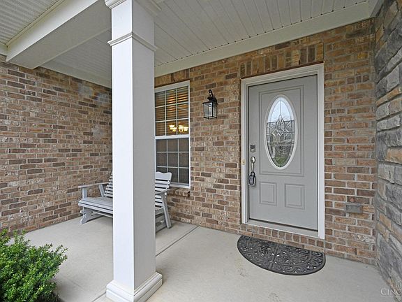 3rd image of 956 Burgess Ct