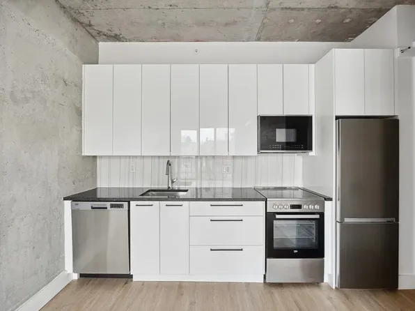 815 Flatbush Avenue image 1 of 39