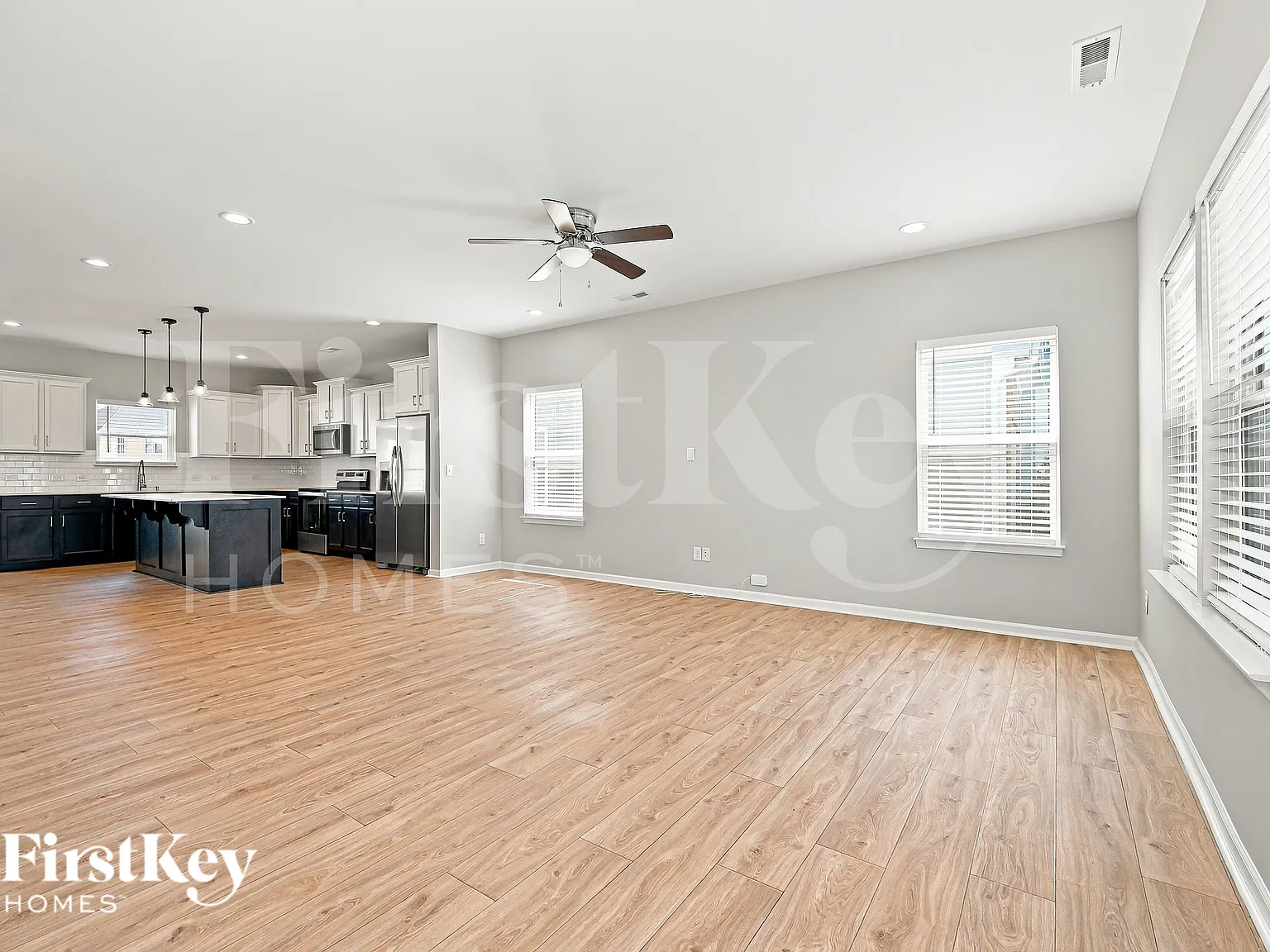3 bed, 2.5 bath, 2126 sqft, $2,250 — Photo 2