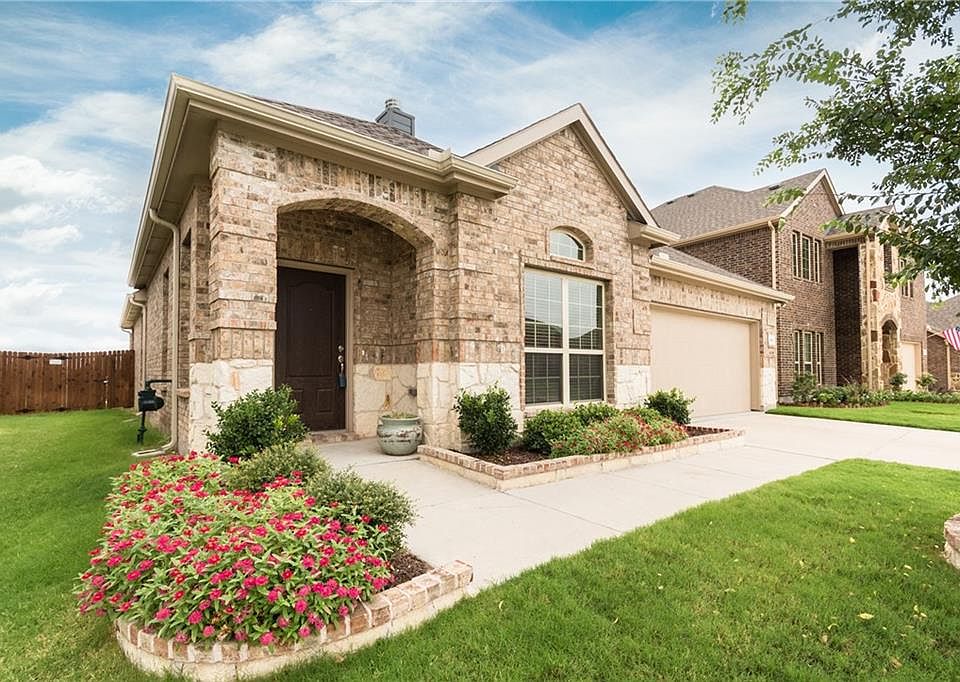 1st image of 313 Cherry Spring Dr