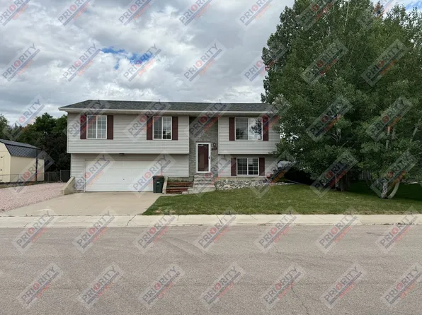 308 W Timothy St, Gillette, WY 82718