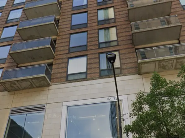 1 E 8th St, Chicago, IL