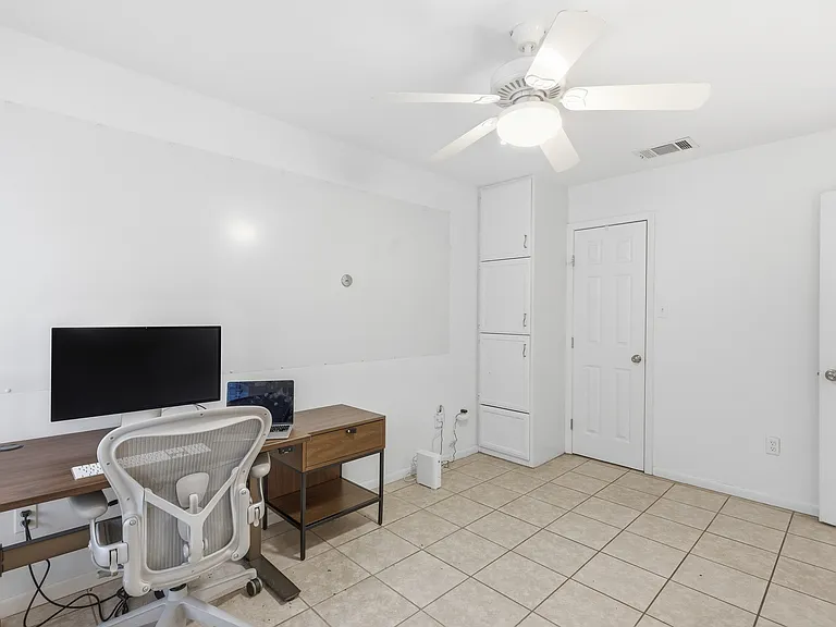 208 Flournoy Dr — Photo 13