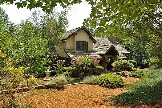 1st image of 65 Hunt Woods Dr