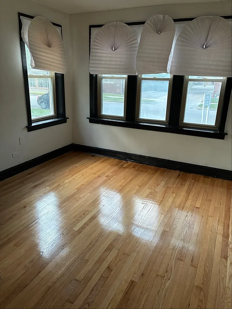 Charming 1-Bedroom Condo in Washington Heights, Chicago — Photo 4