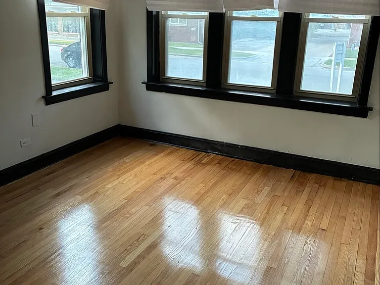 9033 S Loomis St #1B — Photo 4