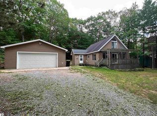 962 E Bear Lake Rd NE, Kalkaska, MI 49646