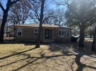 1100 Carpenter St, Azle, TX 76020