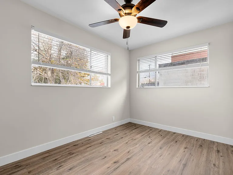 2177 E Castle Hill Ave — Photo 12