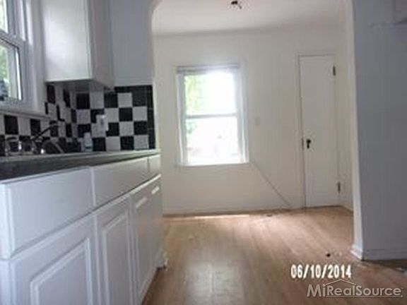2nd image of 42 Huron Ave