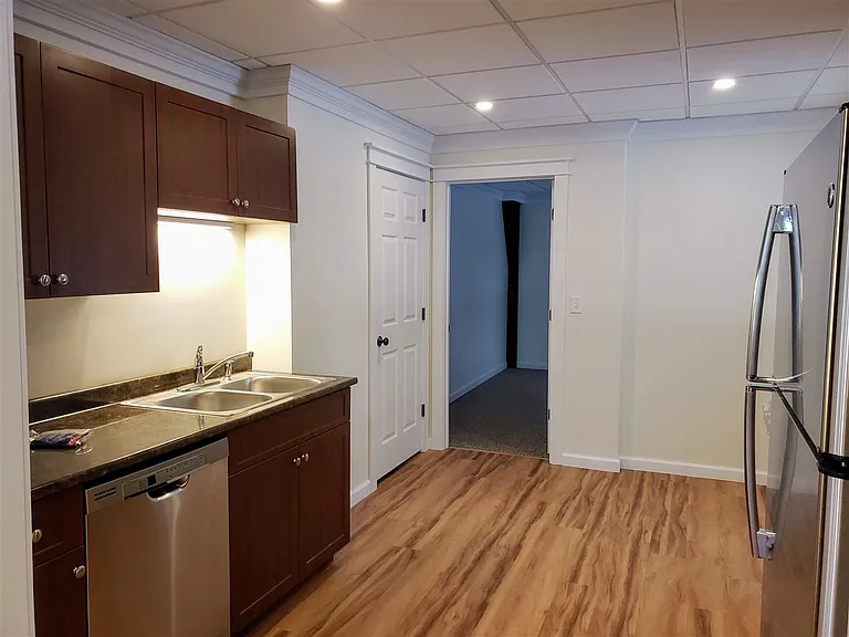 101 Main St #1 — Photo 3